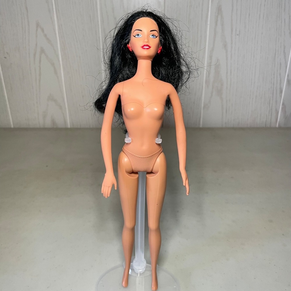 Mattel Barbie as Wonder Woman DC Comics Doll 2003 Vintage B5836 Nude
